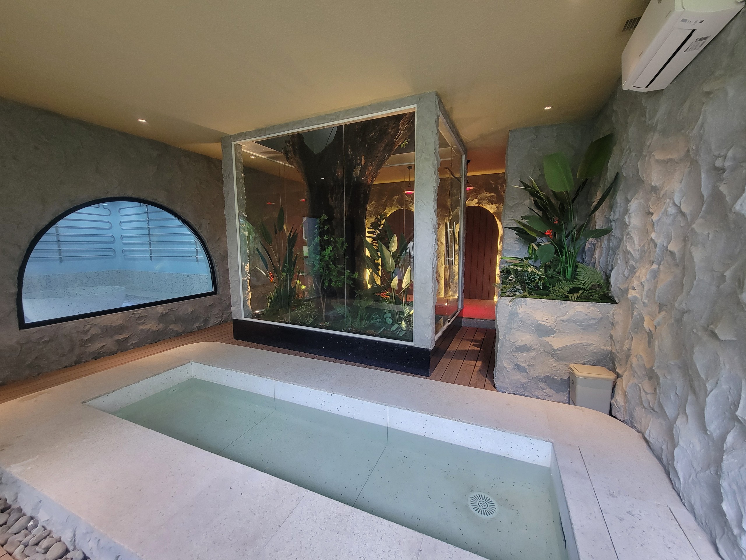 z5638644583674_be1a6a49629b45dc219482440d6e62fc