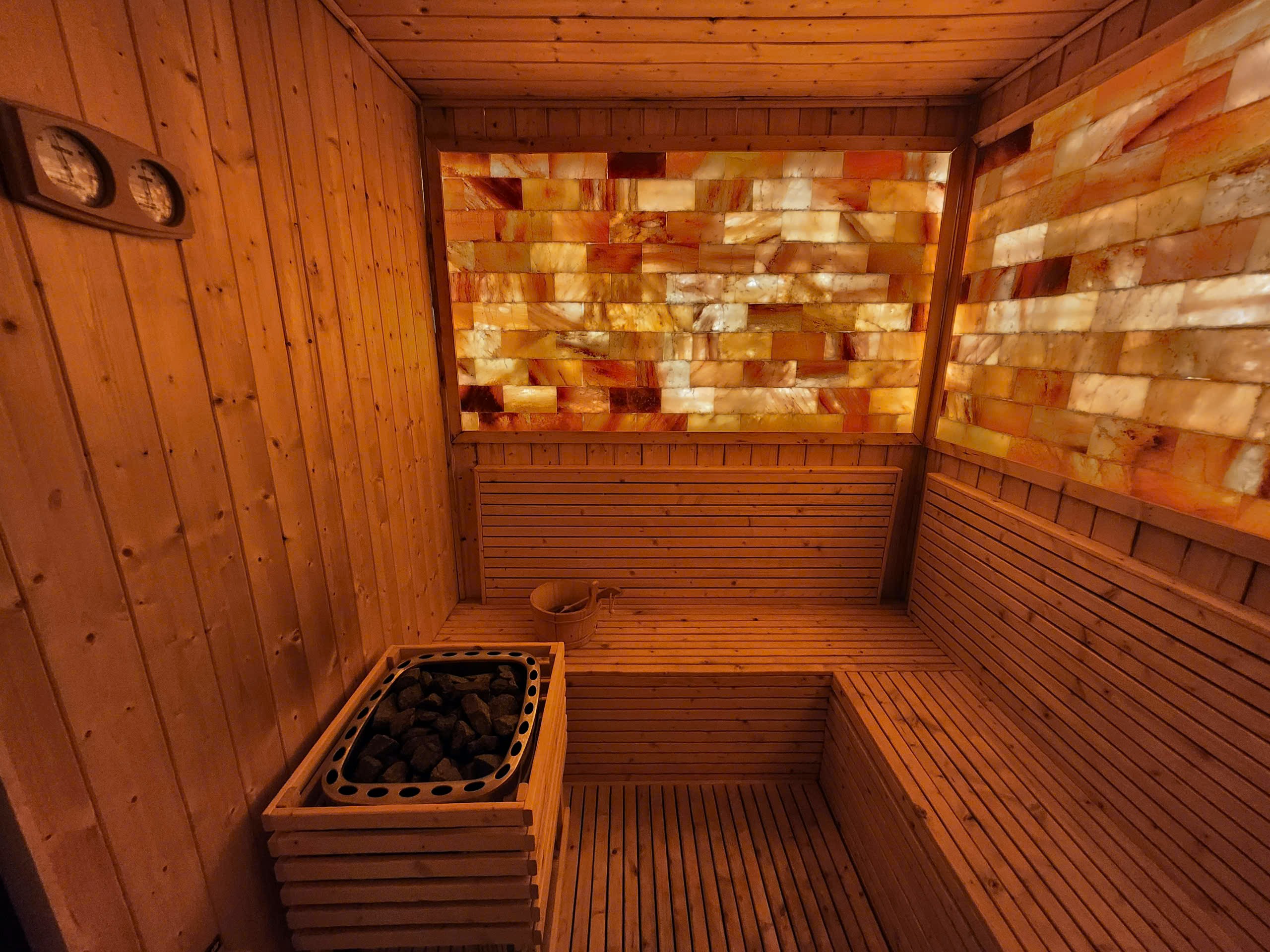 z7558868195490_87b35b38452f797a1967be086d9d9a0a