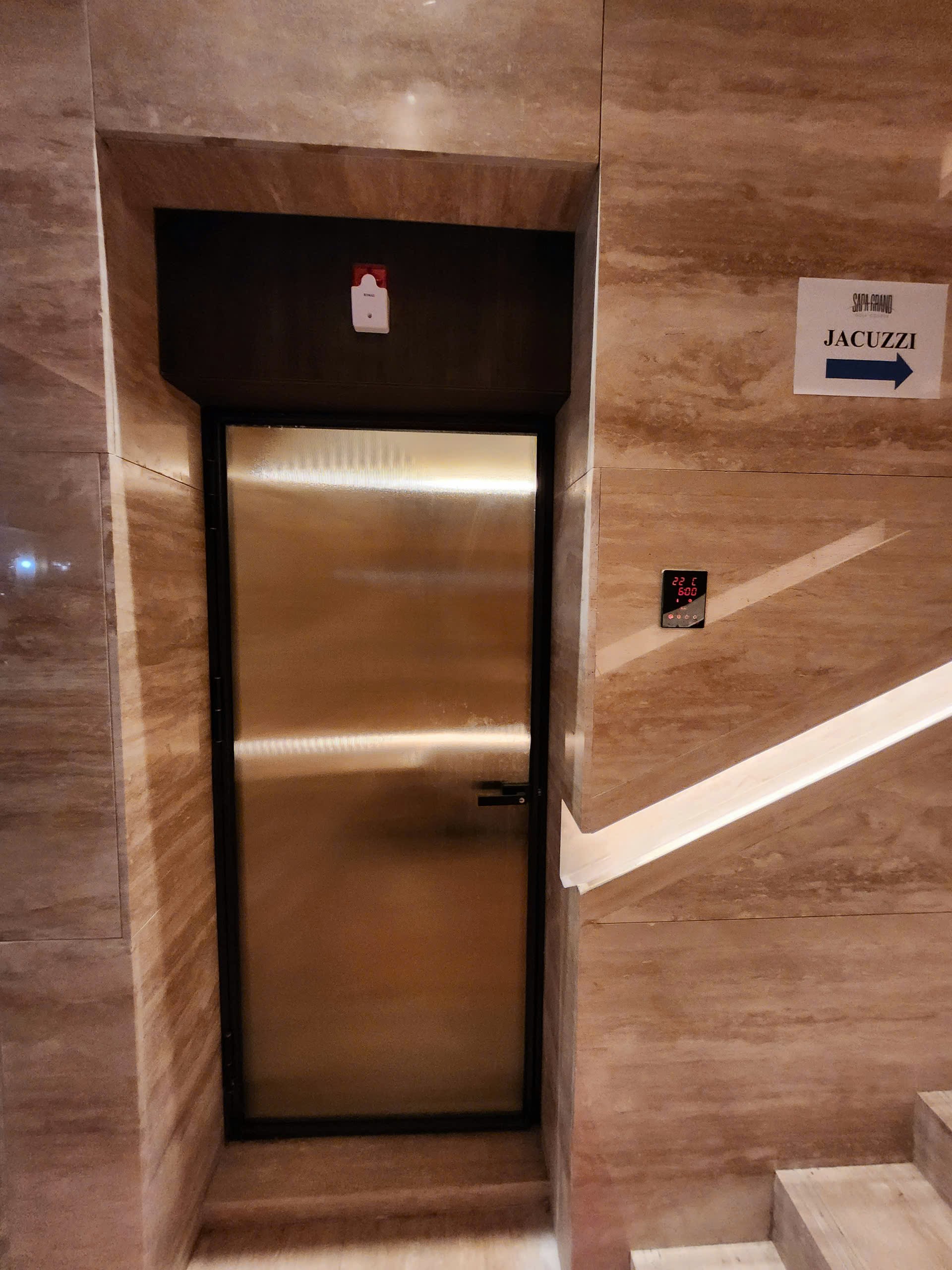 z7558868202316_1a1580131d6e9246b89d74a337a2feee