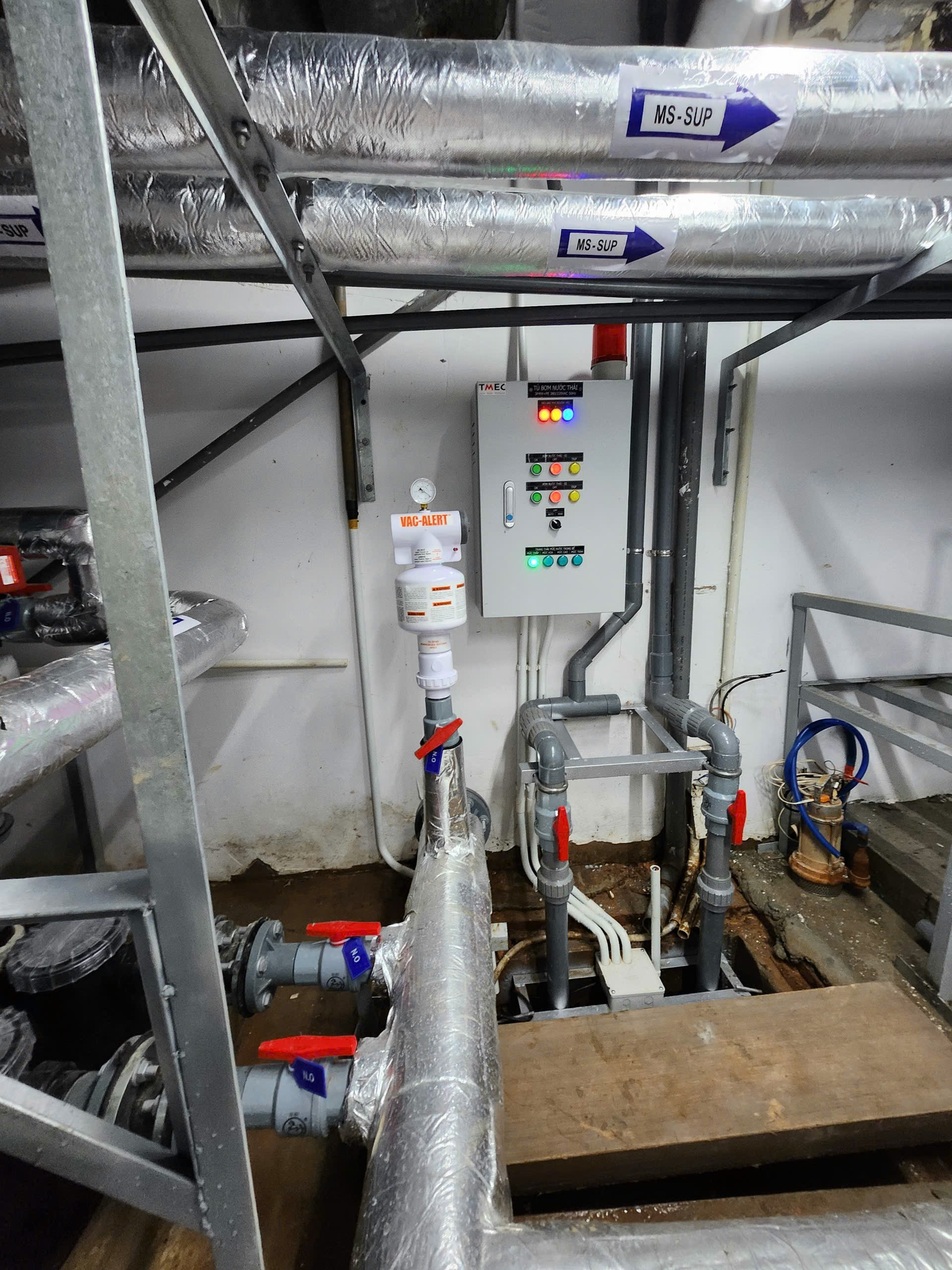 z7558876043933_c1fb1f1bd82a415bfa2c840e56882654